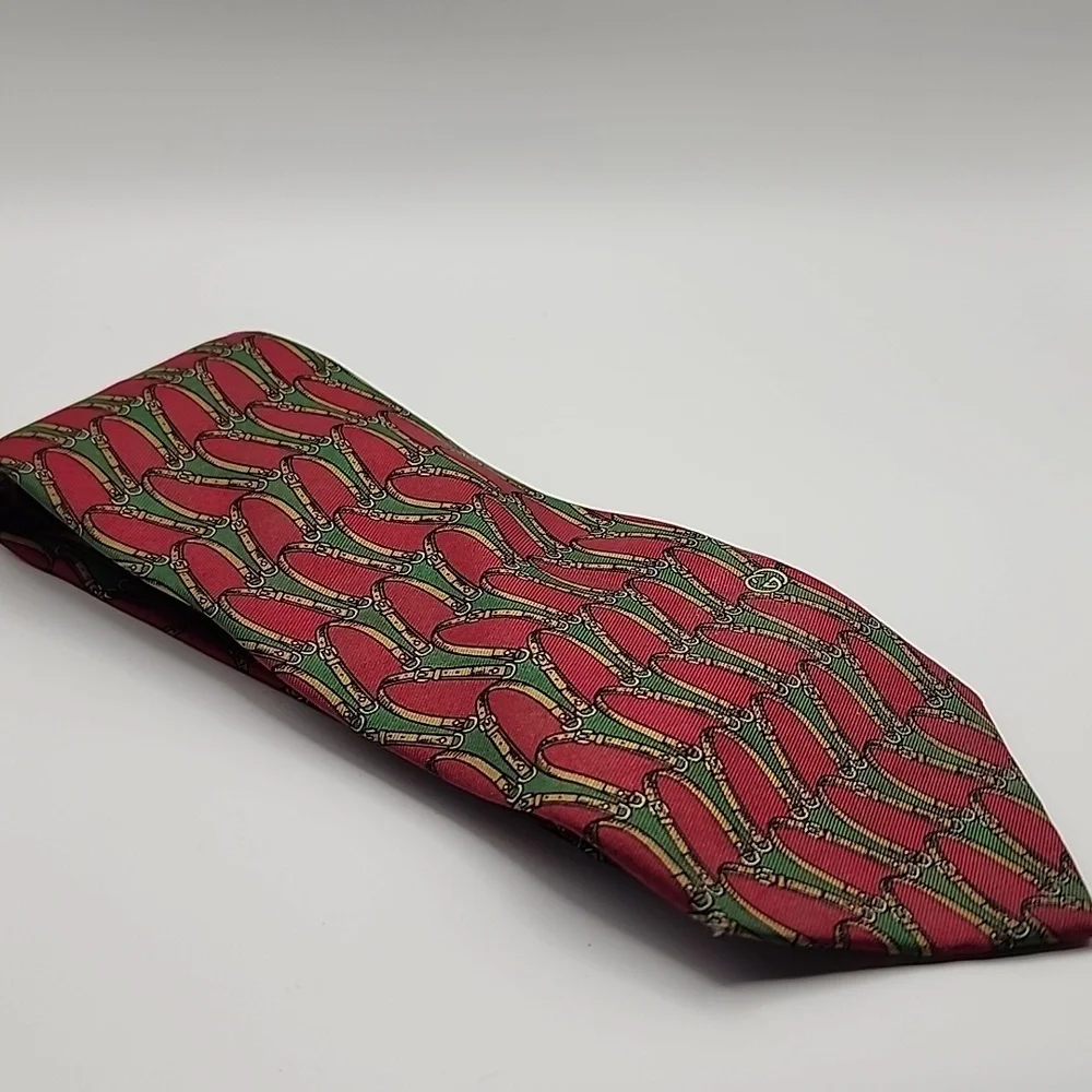 Authentic Gucci‎ Red and Green Patterned Tie With CoA